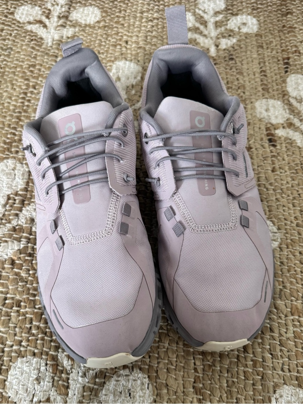 On Running Cloud Waterproof Shoes in Lavender - Picture 2 of 6